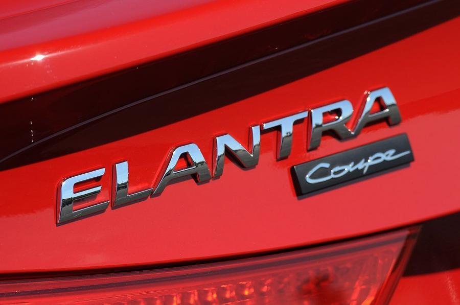  Hyundai Elantra Coupe 2012 года  (фото 74 из 88)